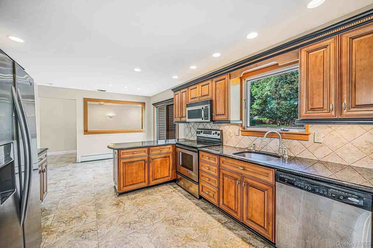 4 Inwood Rd - Photo 4 of 30