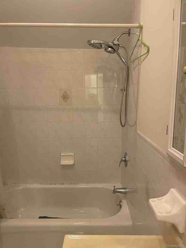 201 Butler Blvd - Photo 3 of 9