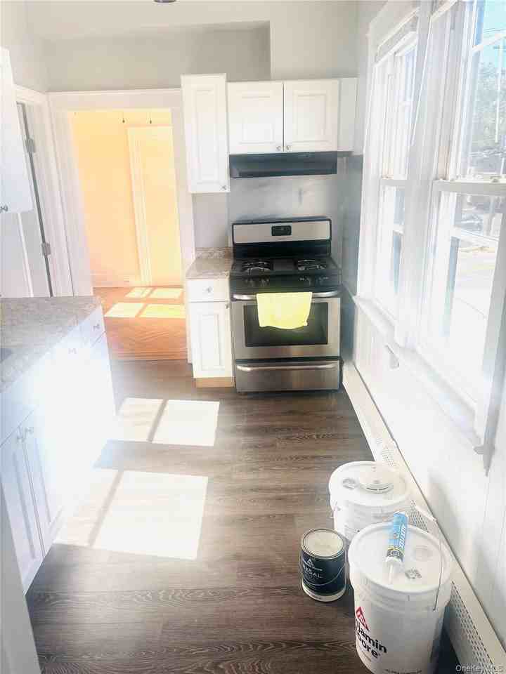 135 New Hyde Park Rd - Photo 2 of 12