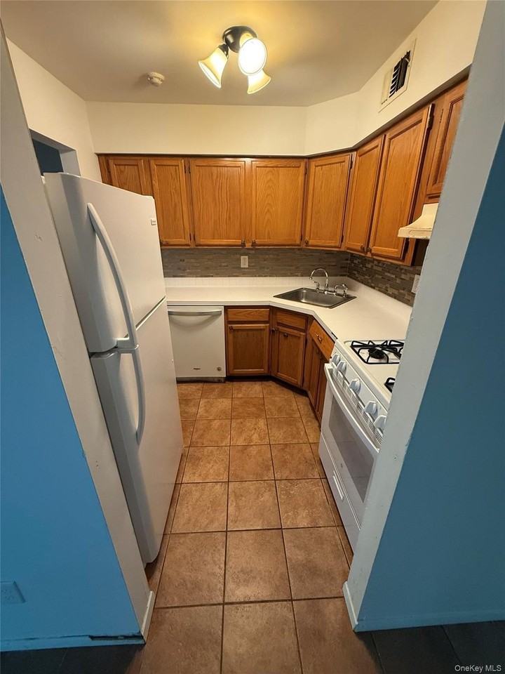 378 Artist Lake Dr - Photo 4 of 7