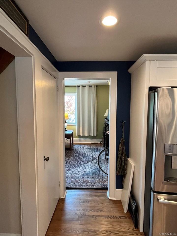 10 Vine St - Photo 3 of 13