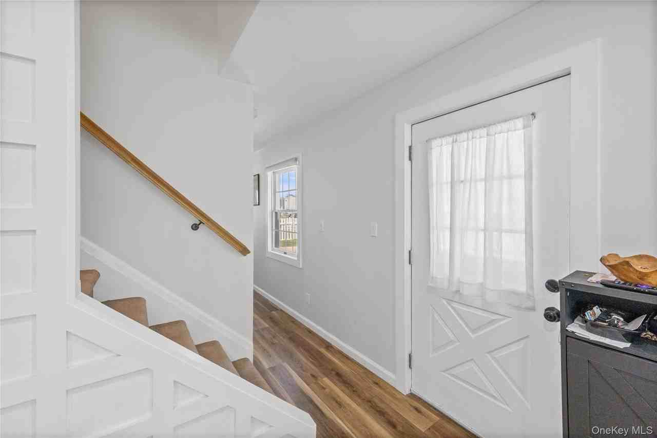 68 Crescent Ln - Photo 4 of 50