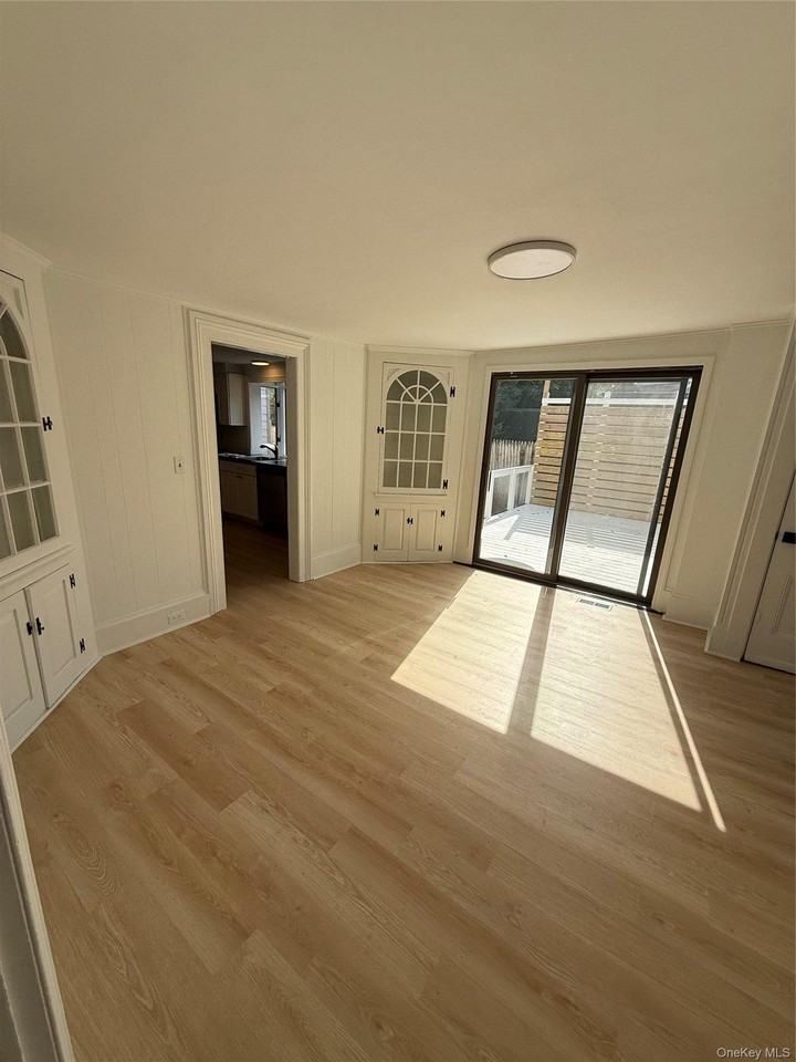 7 Suffolk Ln - Photo 7 of 26