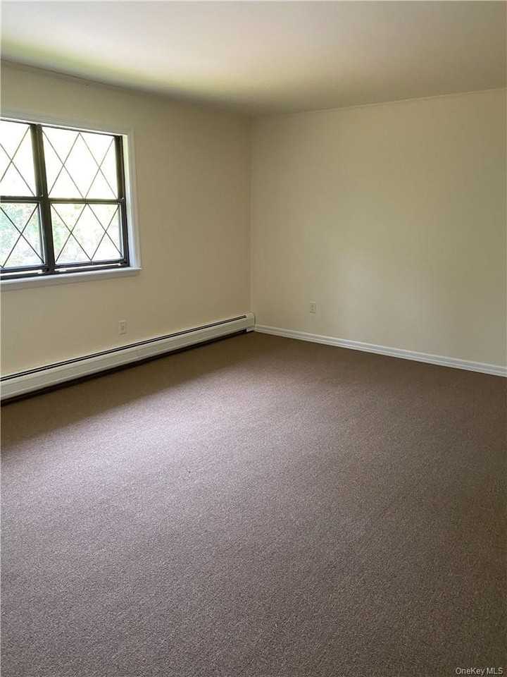106 Park Ln - Photo 4 of 6