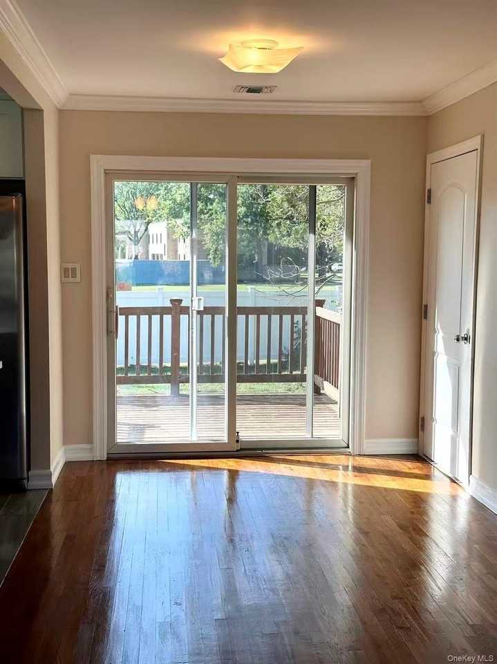 2 Radnor Ct - Photo 4 of 19