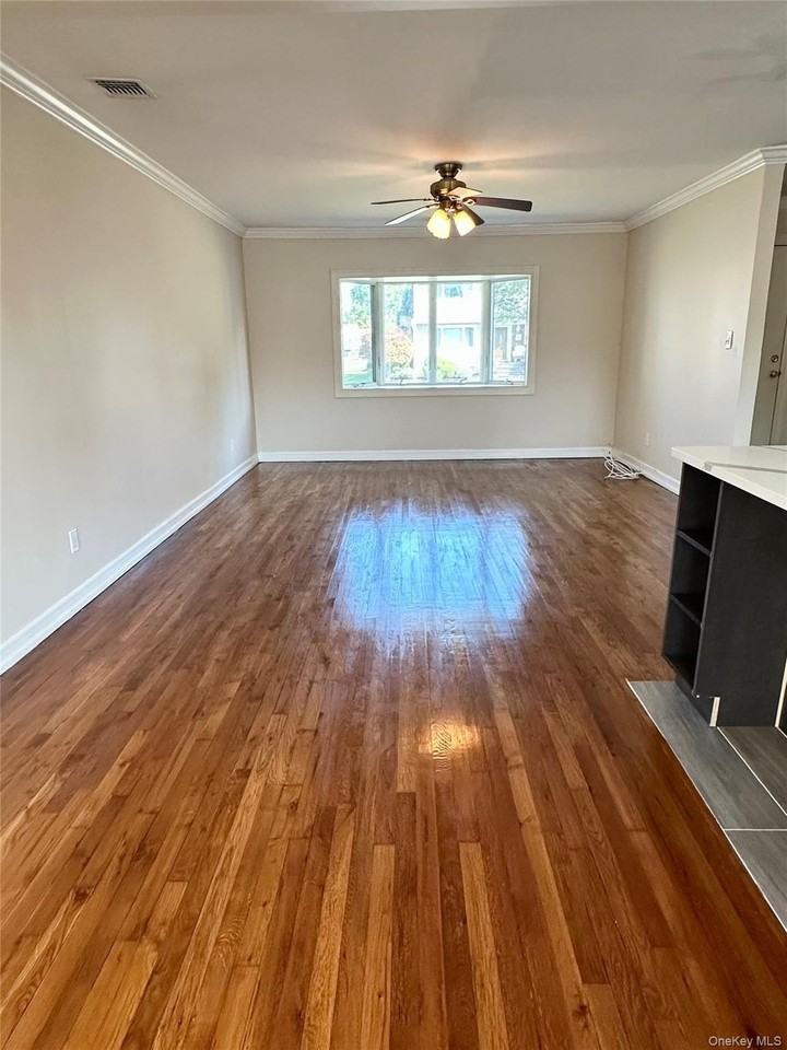 2 Radnor Ct - Photo 7 of 19