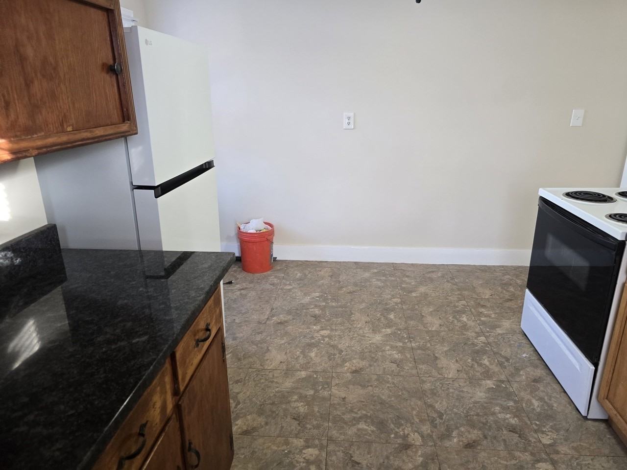 79 Wilson Ave #3 - Photo 4 of 9