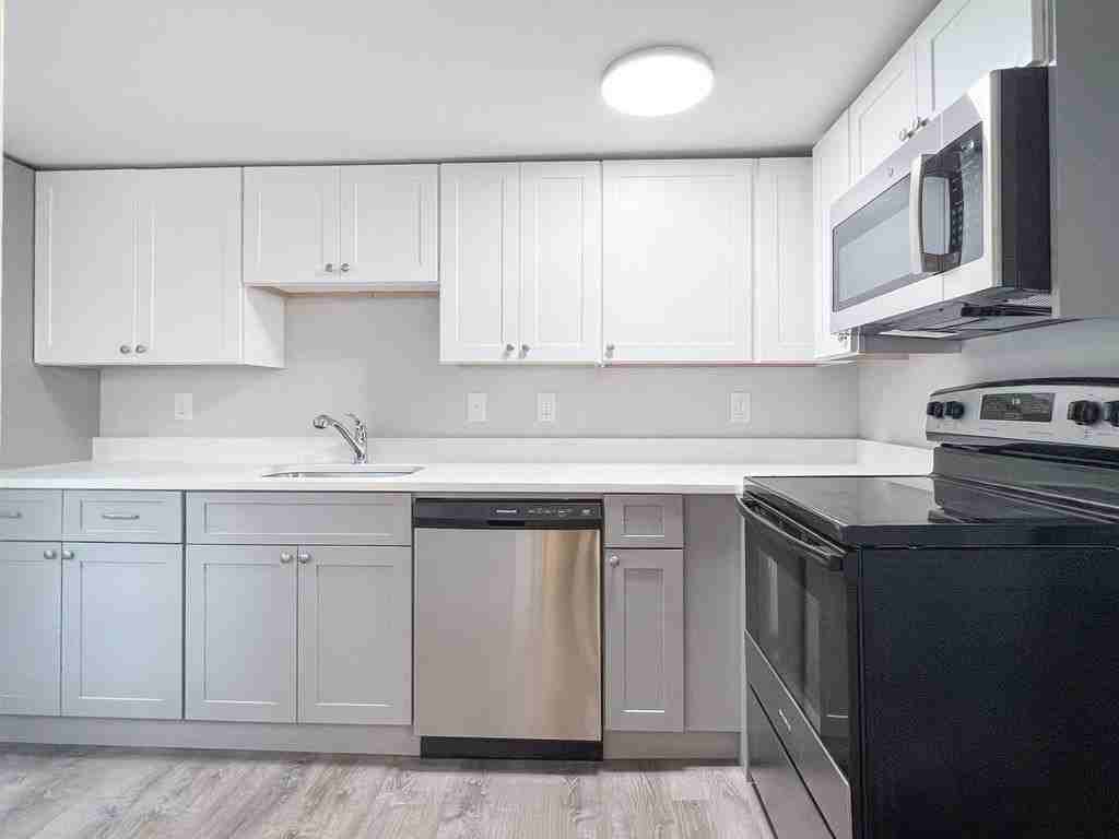 25 Common St #1 - Photo 3 of 12