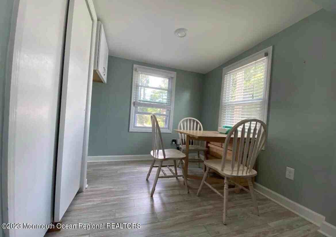 222 Norwood Ln - Photo 6 of 11