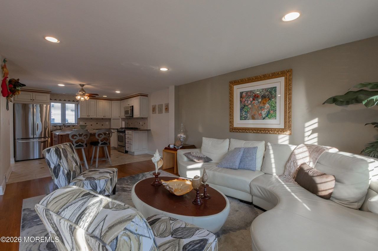 7 Vine Ct - Photo 4 of 18