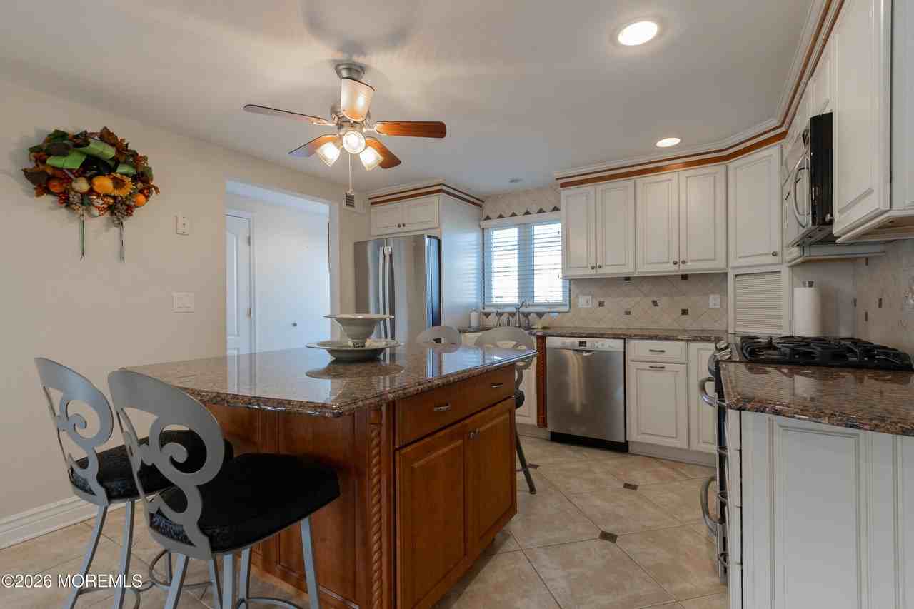 7 Vine Ct - Photo 6 of 18