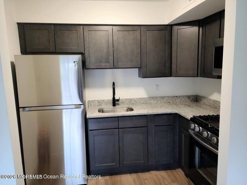 61 Diane Dr - Photo 4 of 9
