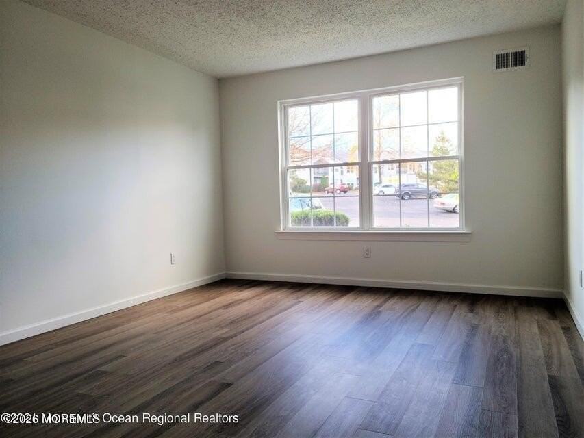 61 Diane Dr - Photo 6 of 9
