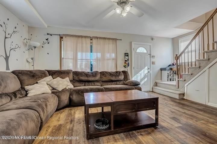 663 Kennedy St - Photo 2 of 22