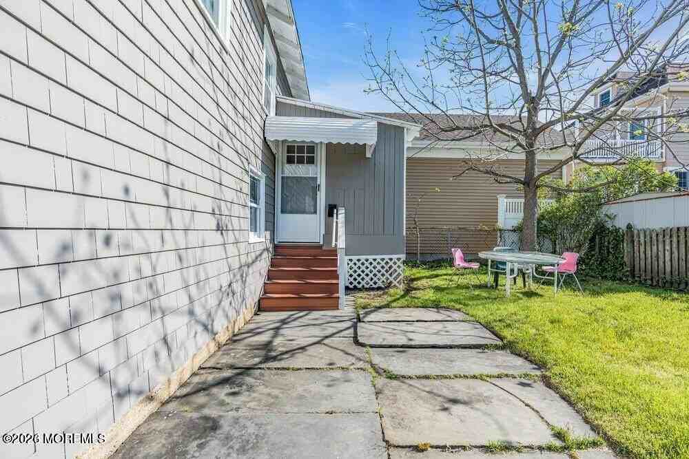 504 8th Ave #3 - Photo 4 of 19