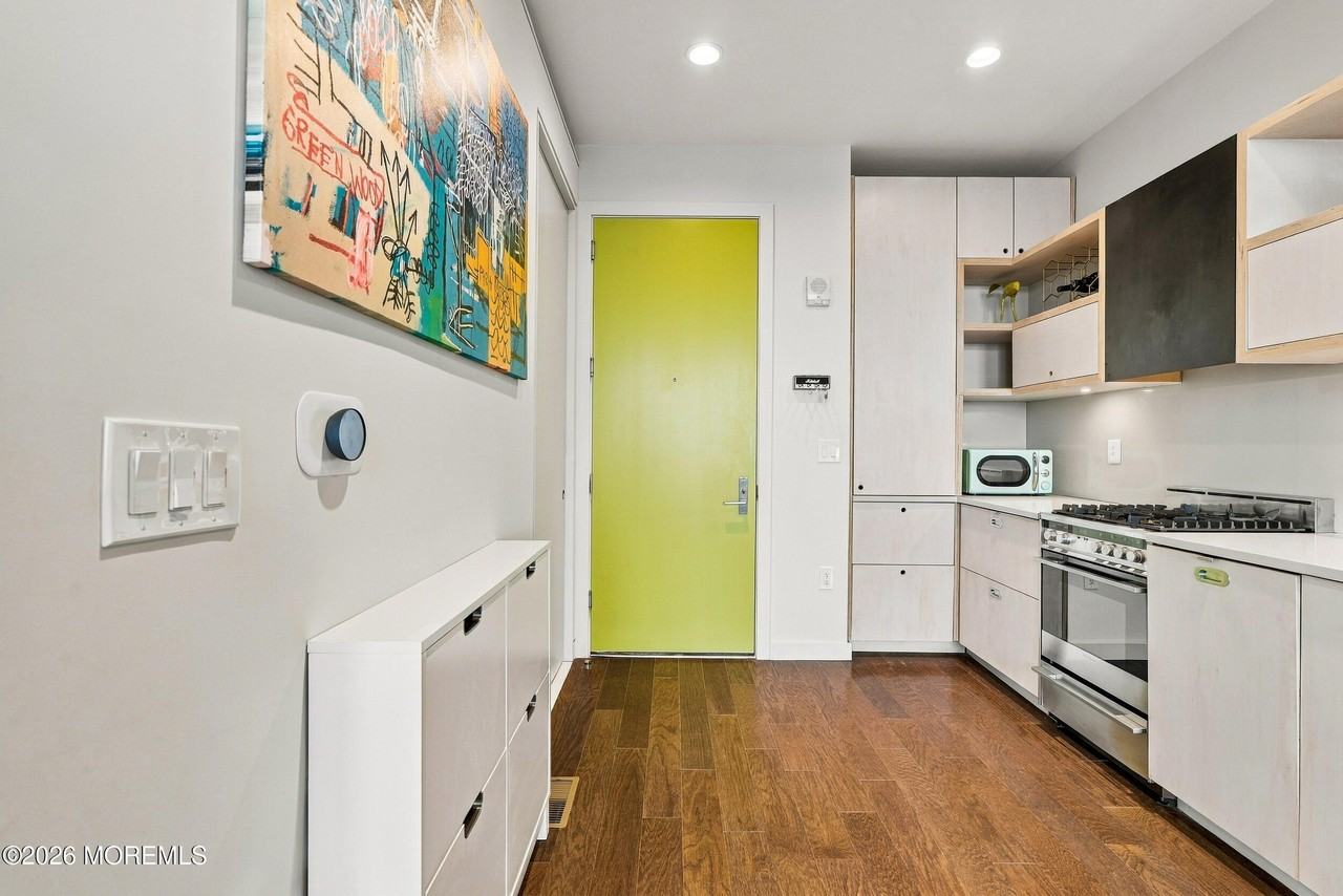 601 Bangs Ave #904 - Photo 5 of 29