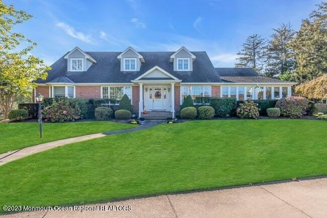 809 W Lake Dr