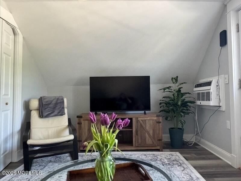 40 Waterman Ave - Photo 4 of 12