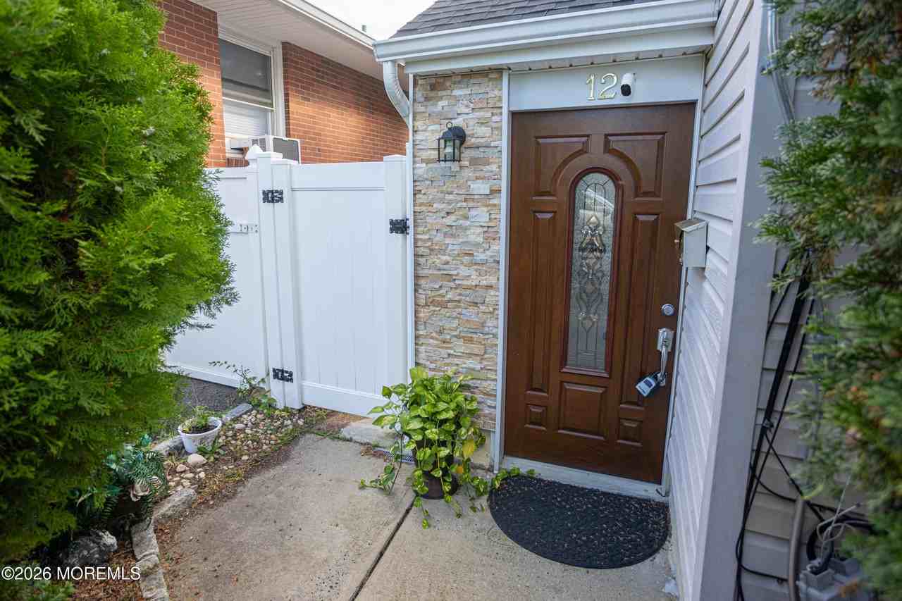 12 Jacobson St - Photo 2 of 42