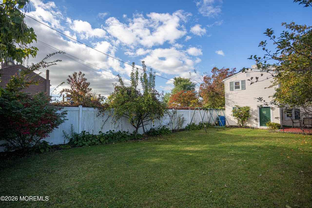 12 Jacobson St - Photo 5 of 42
