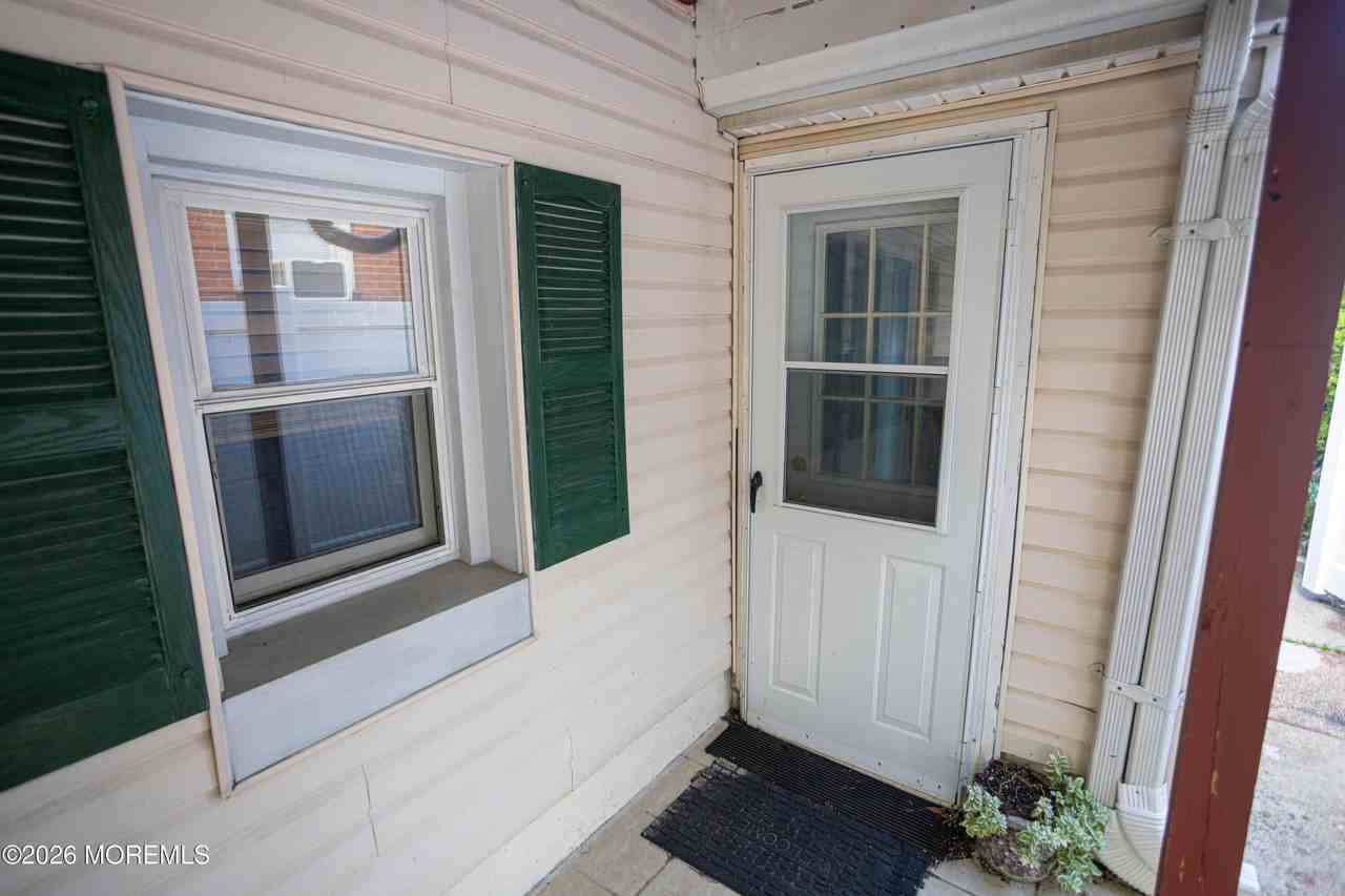 12 Jacobson St - Photo 6 of 42
