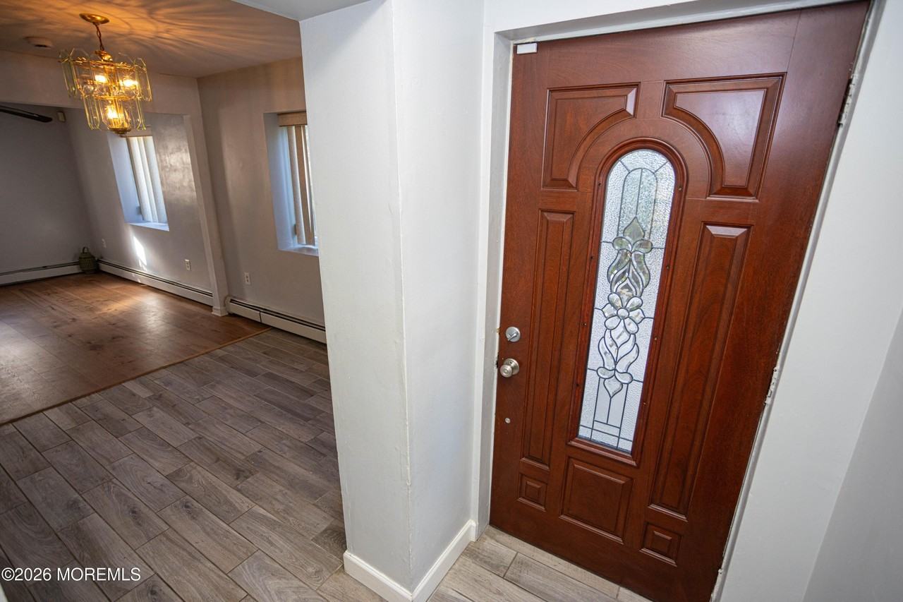 12 Jacobson St - Photo 7 of 42