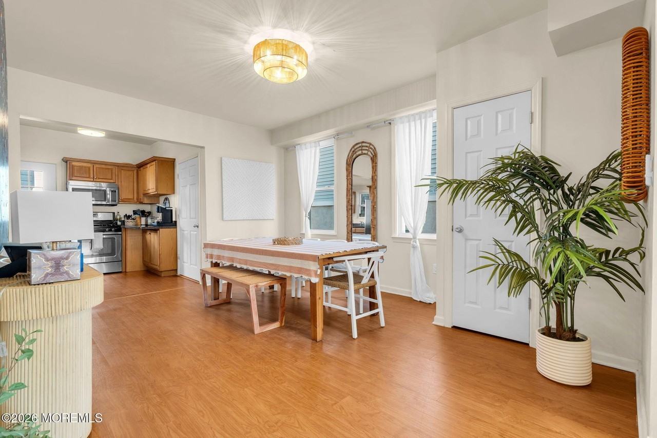 21 Center St - Photo 5 of 28