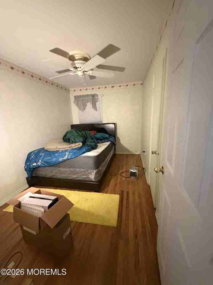168 Greentree Rd - Photo 4 of 11