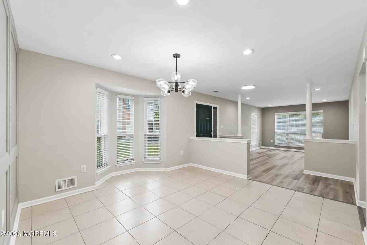 24 Painted Wagon Rd - Photo 5 of 29