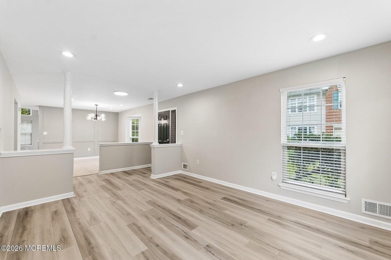 24 Painted Wagon Rd - Photo 6 of 29