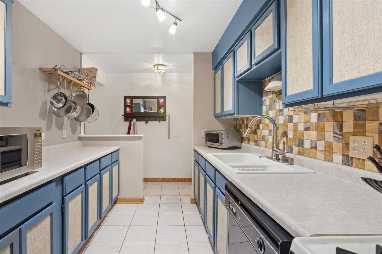 2720 Mitchell Dr #4 - Photo 7 of 15