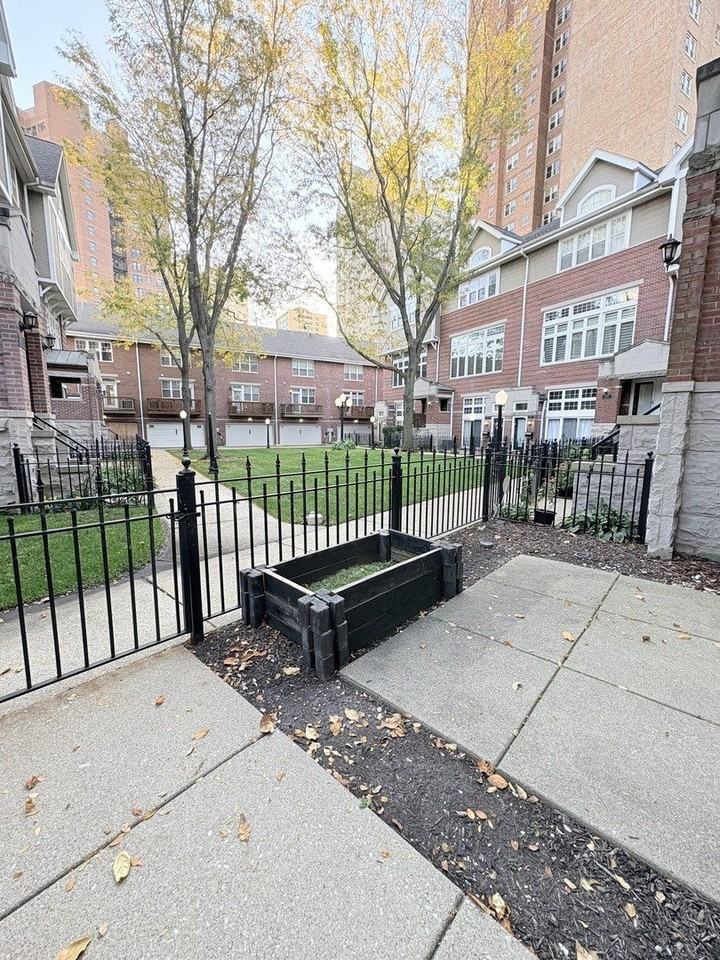 4934 S Cornell Ave #G - Photo 2 of 13