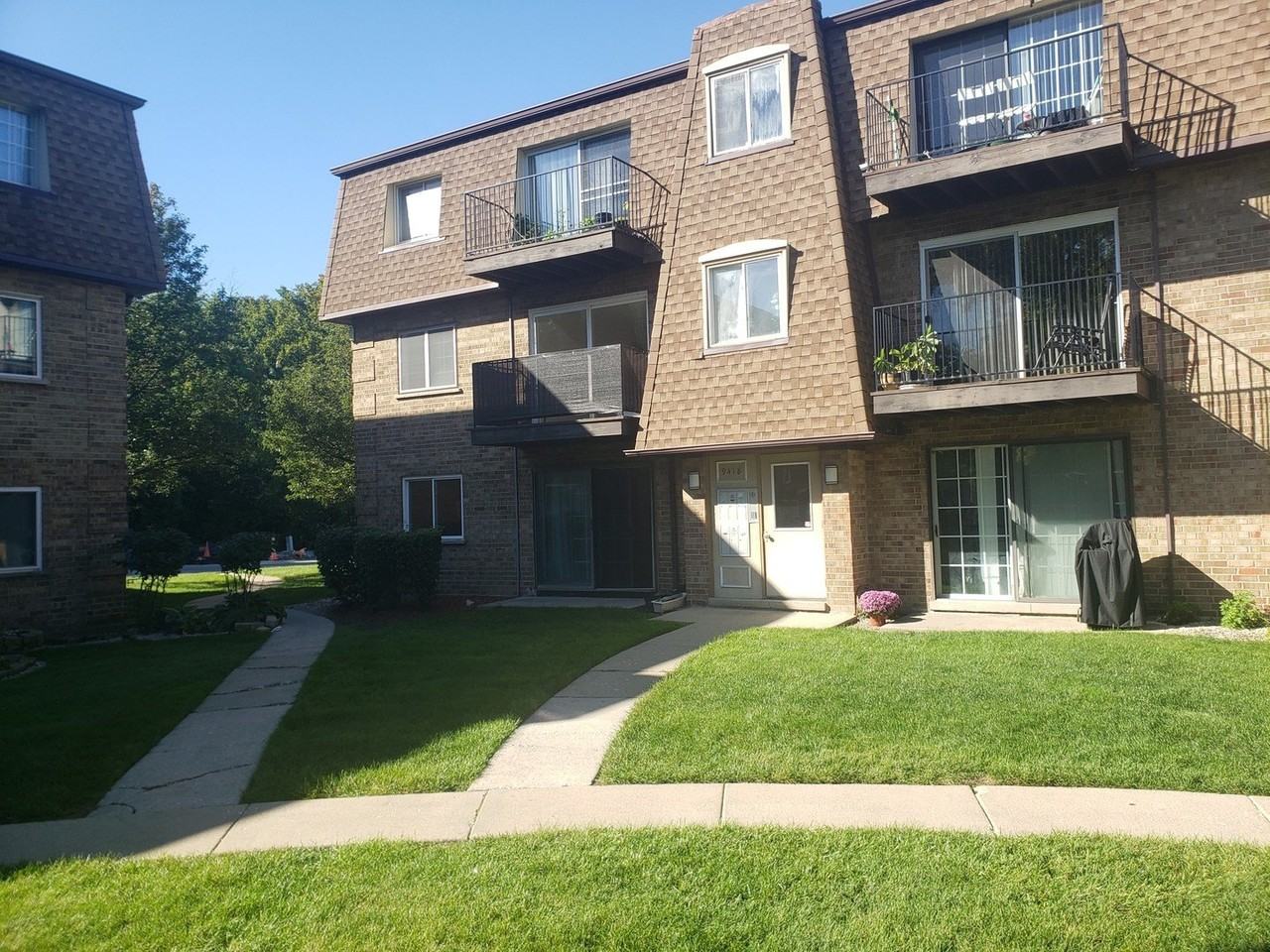 9418 Bay Colony Dr #1N - Photo 2 of 9