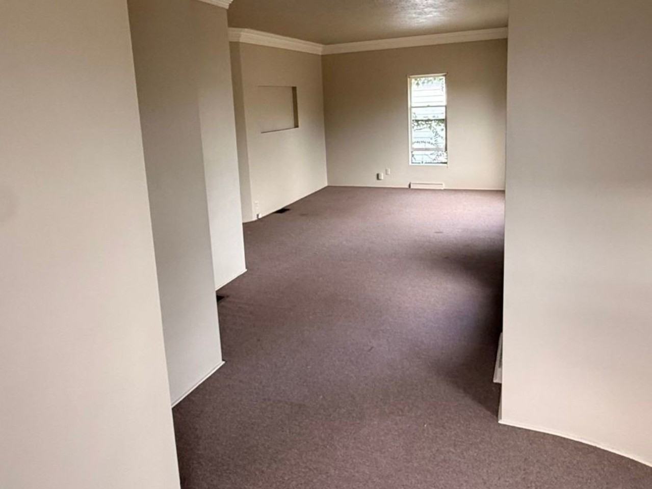 307 N Raynor Ave - Photo 3 of 14