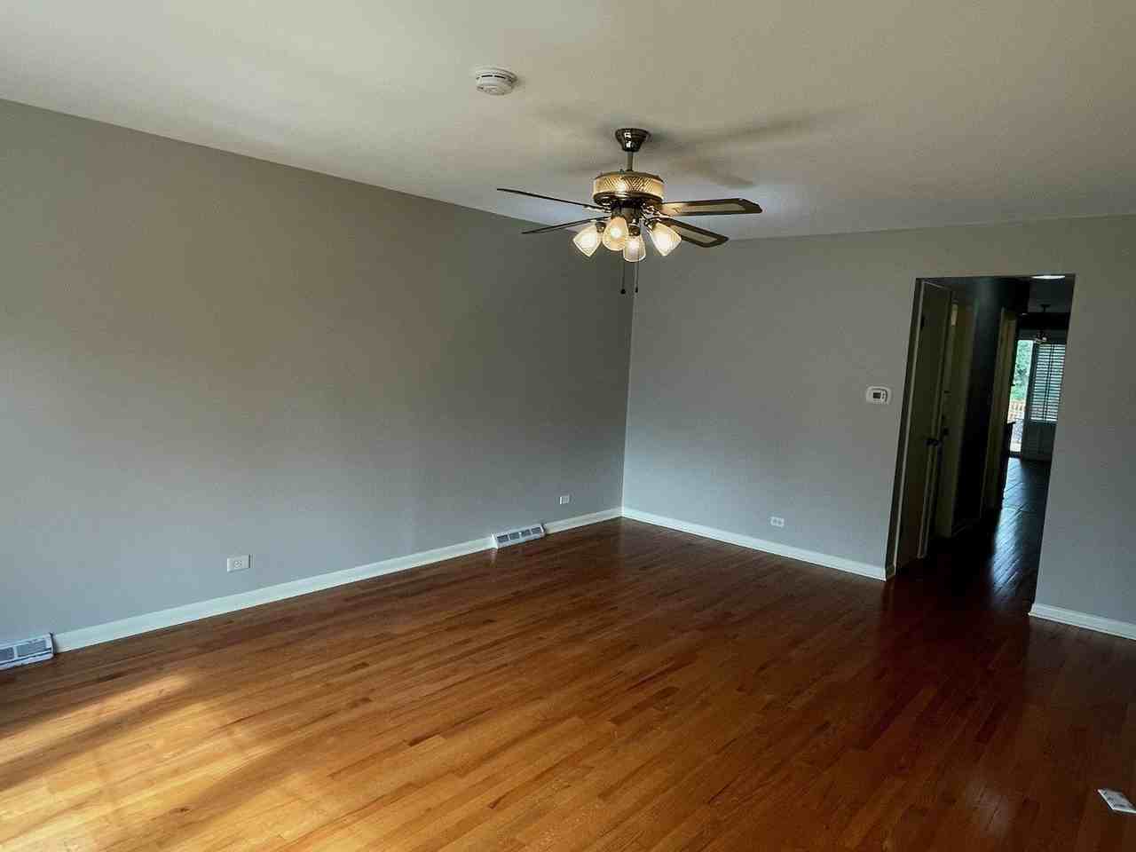 569 W Crockett Ave - Photo 2 of 15