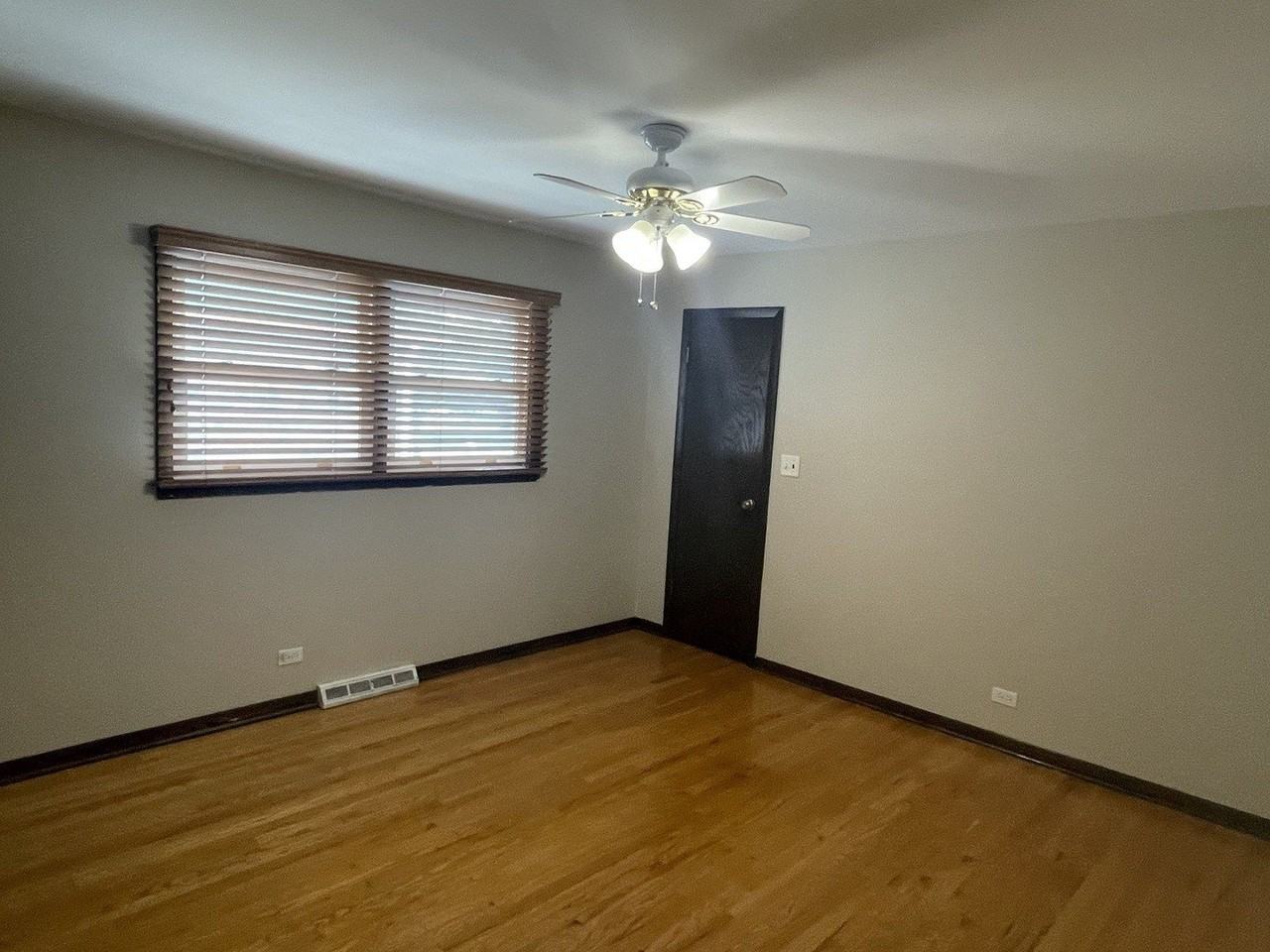 569 W Crockett Ave - Photo 4 of 15