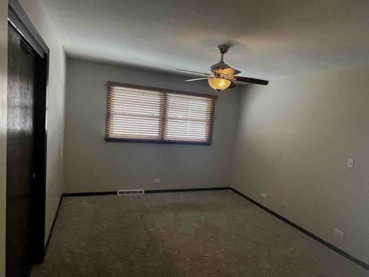569 W Crockett Ave - Photo 5 of 15
