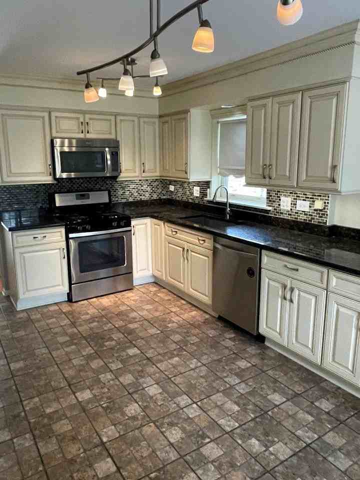 569 W Crockett Ave - Photo 7 of 15