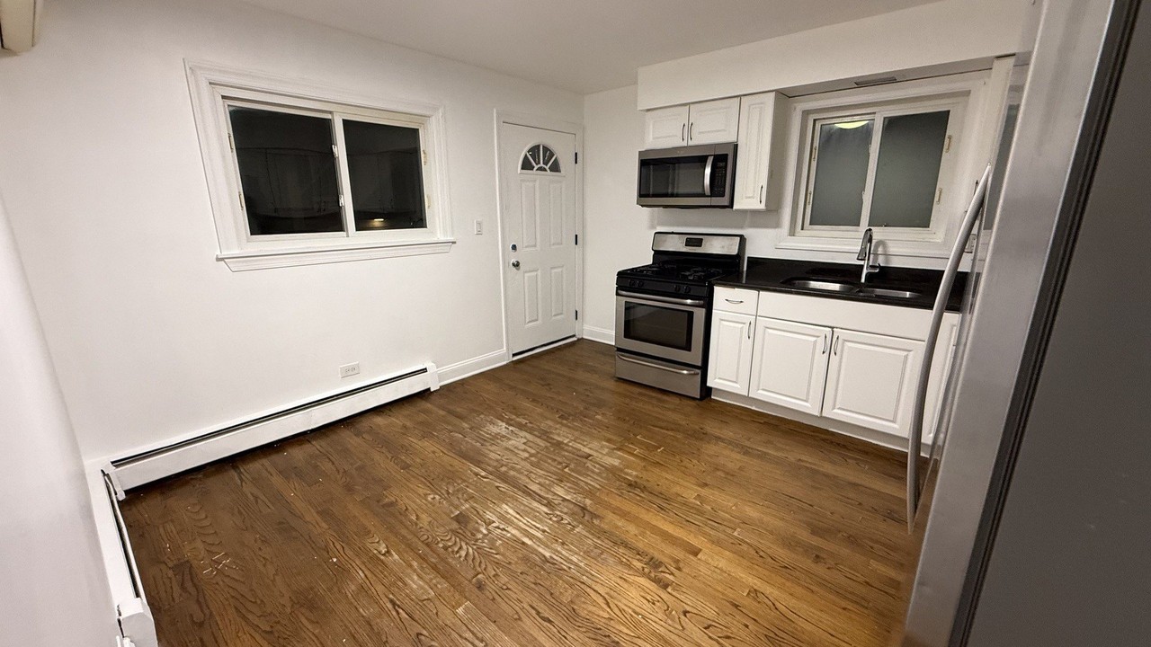 2232 N River Rd #1 - Photo 4 of 9