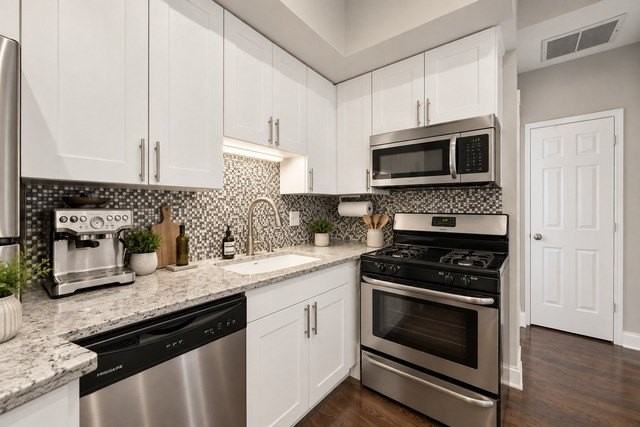 1528 N Paulina St #C - Photo 7 of 14