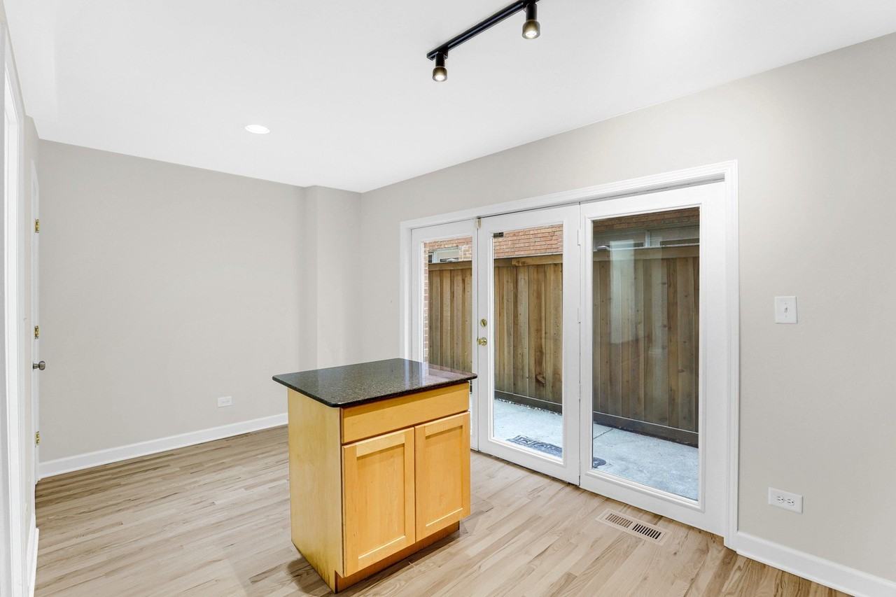 601 South Blvd #E - Photo 5 of 27