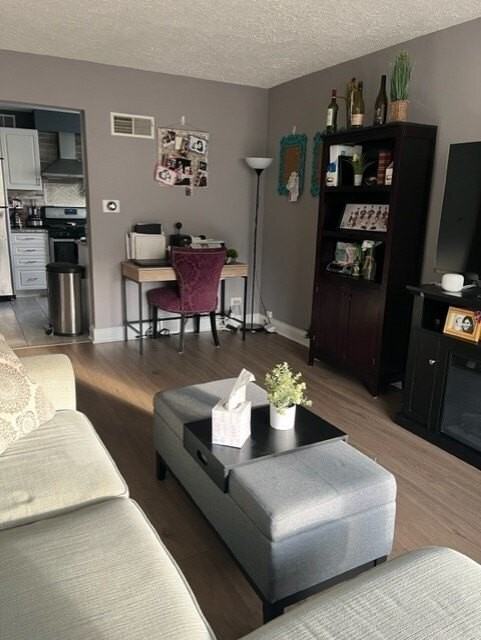 8835 Lavergne Ave #2S - Photo 3 of 19