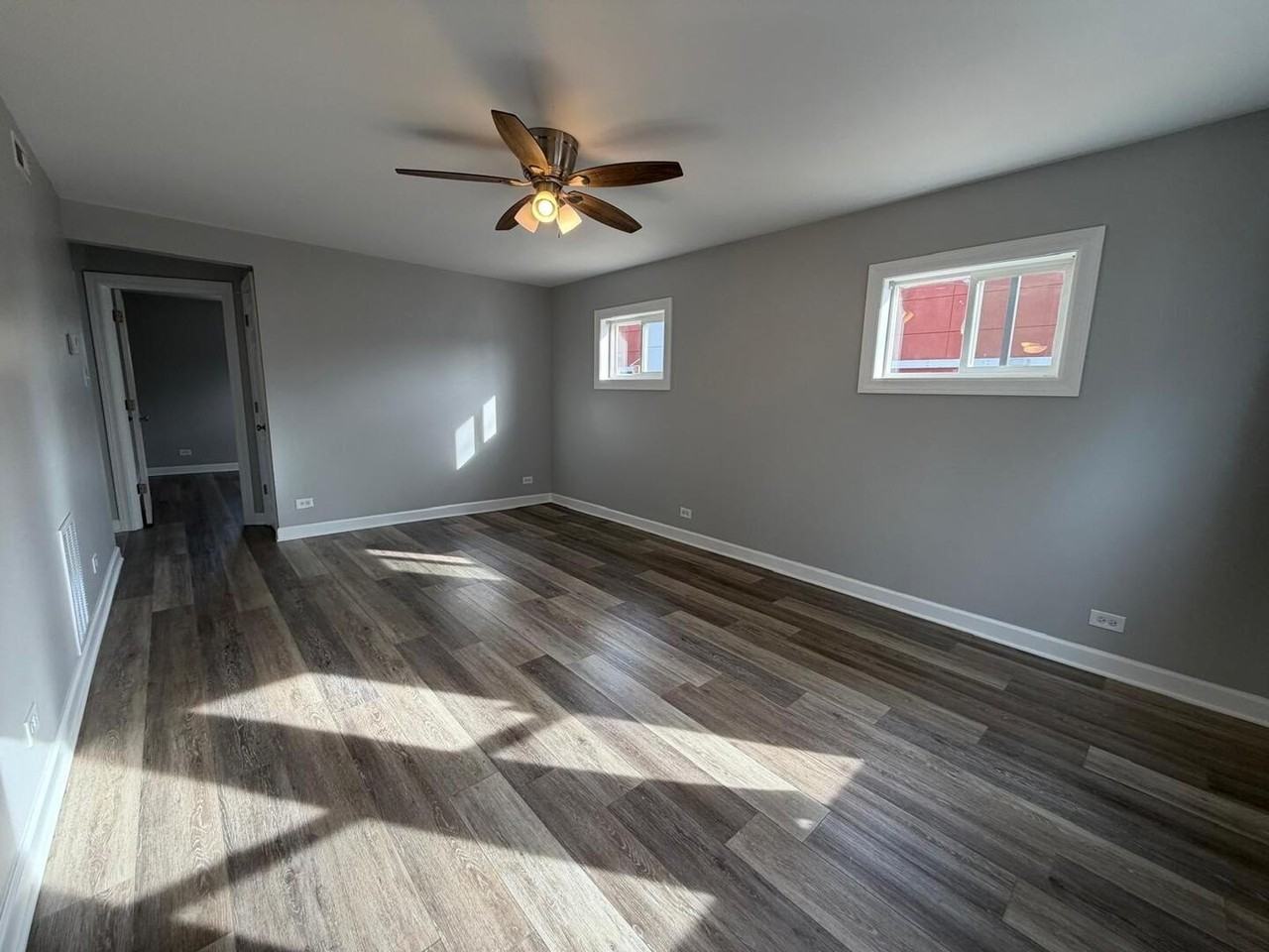 4417 N Nagle Ave - Photo 2 of 13