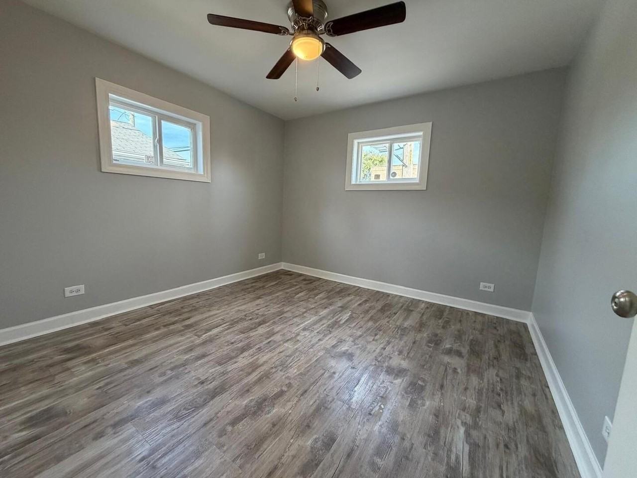 4417 N Nagle Ave - Photo 6 of 13