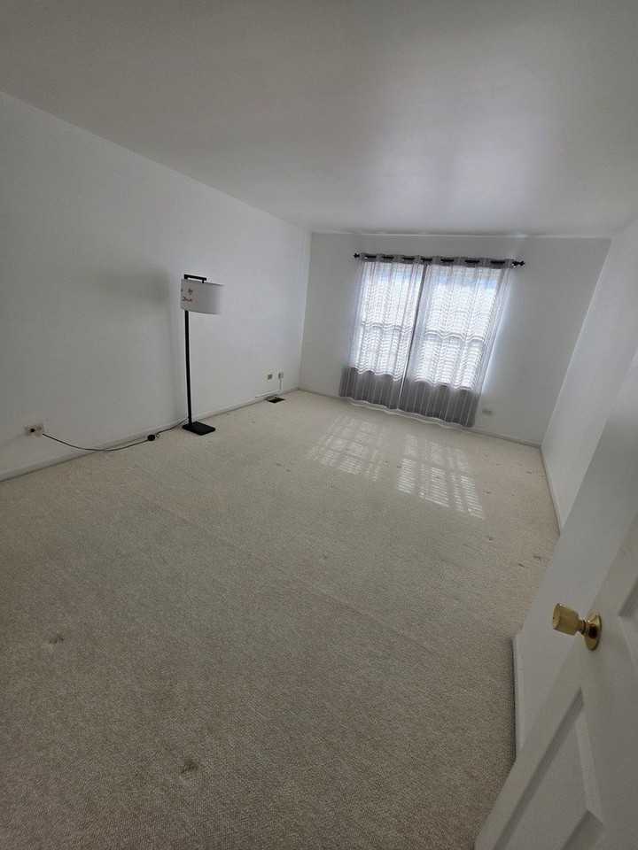 1327 Sugar Ct #1327 - Photo 5 of 8