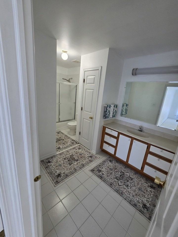 1327 Sugar Ct #1327 - Photo 6 of 8