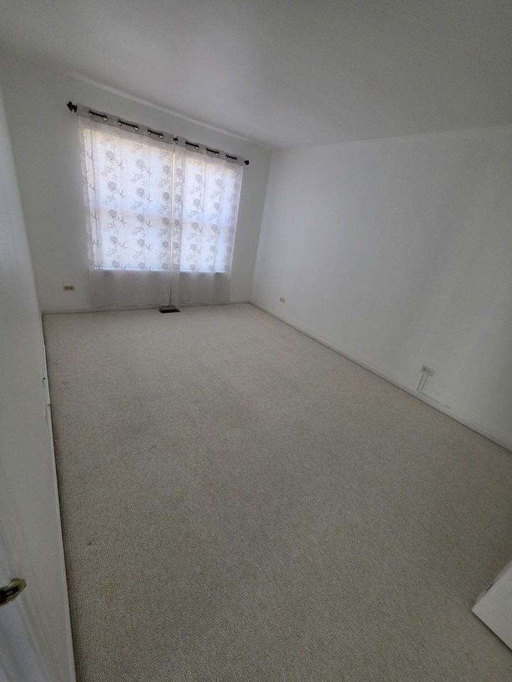 1327 Sugar Ct #1327 - Photo 7 of 8