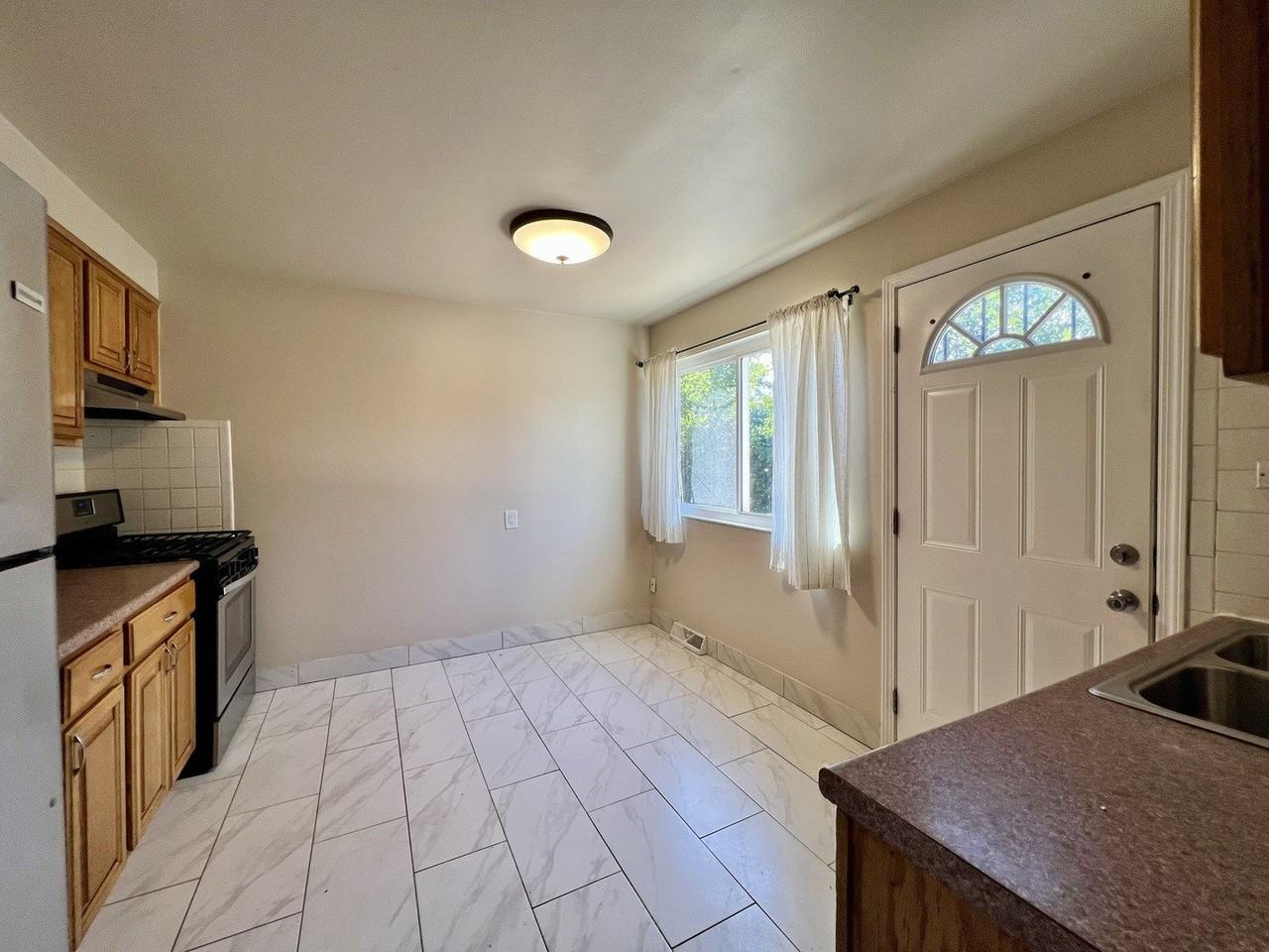 5025 Suffield Ct #B - Photo 4 of 17