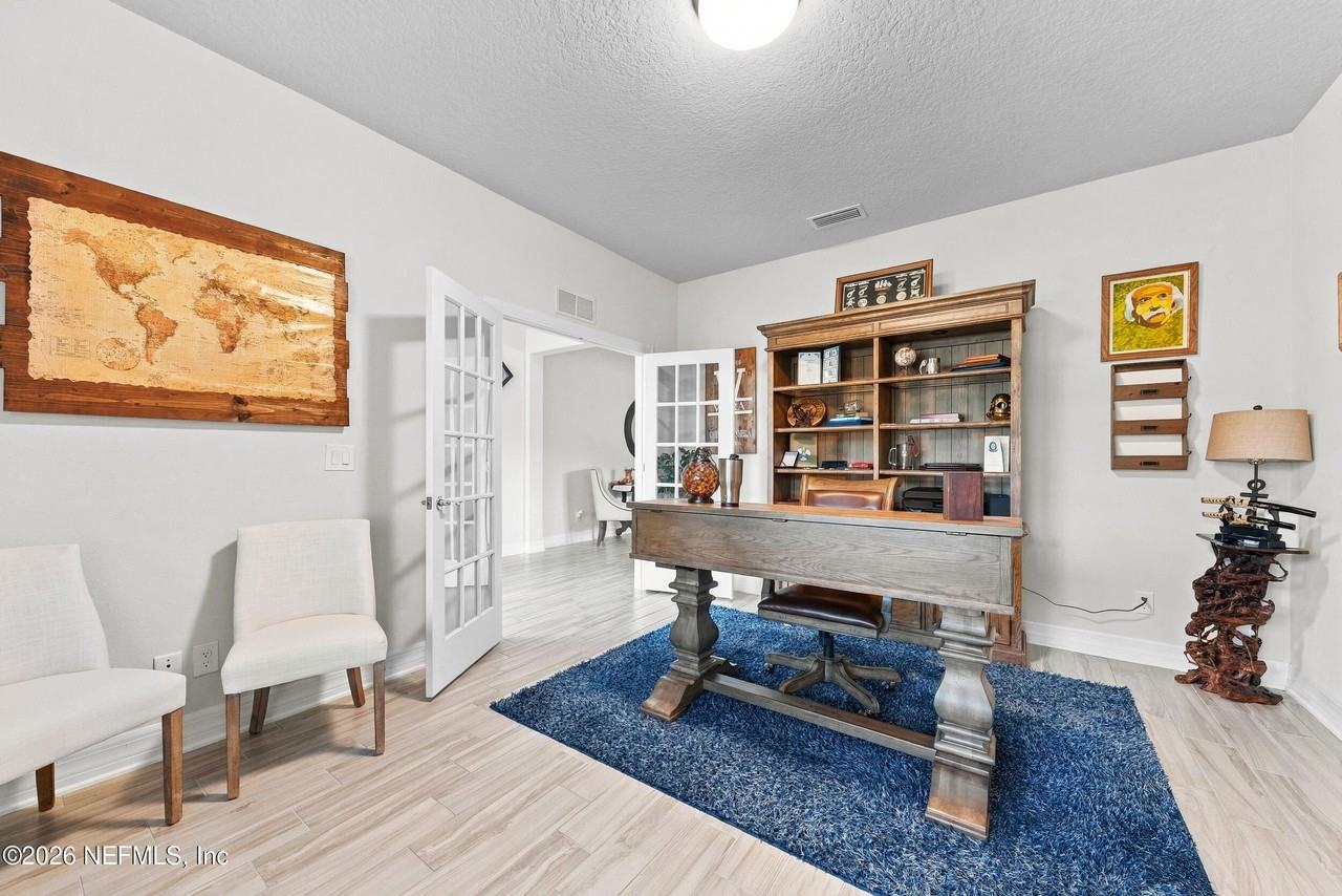 508 Los Alamos St - Photo 4 of 37