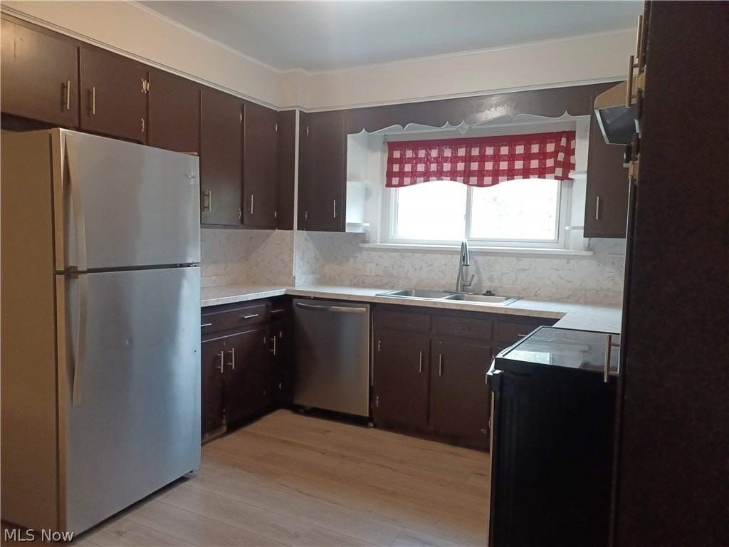 1712 Richmond Ave - Photo 4 of 17